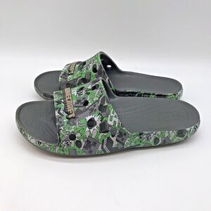 Crocs x Minecraft Iconic Comfort Sandals Men's 5 Women's 7 Gray Classic Slides